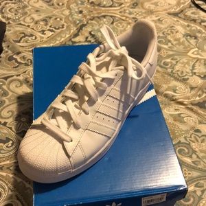 Brand new adidas boys size 6 which is a woman’s 8